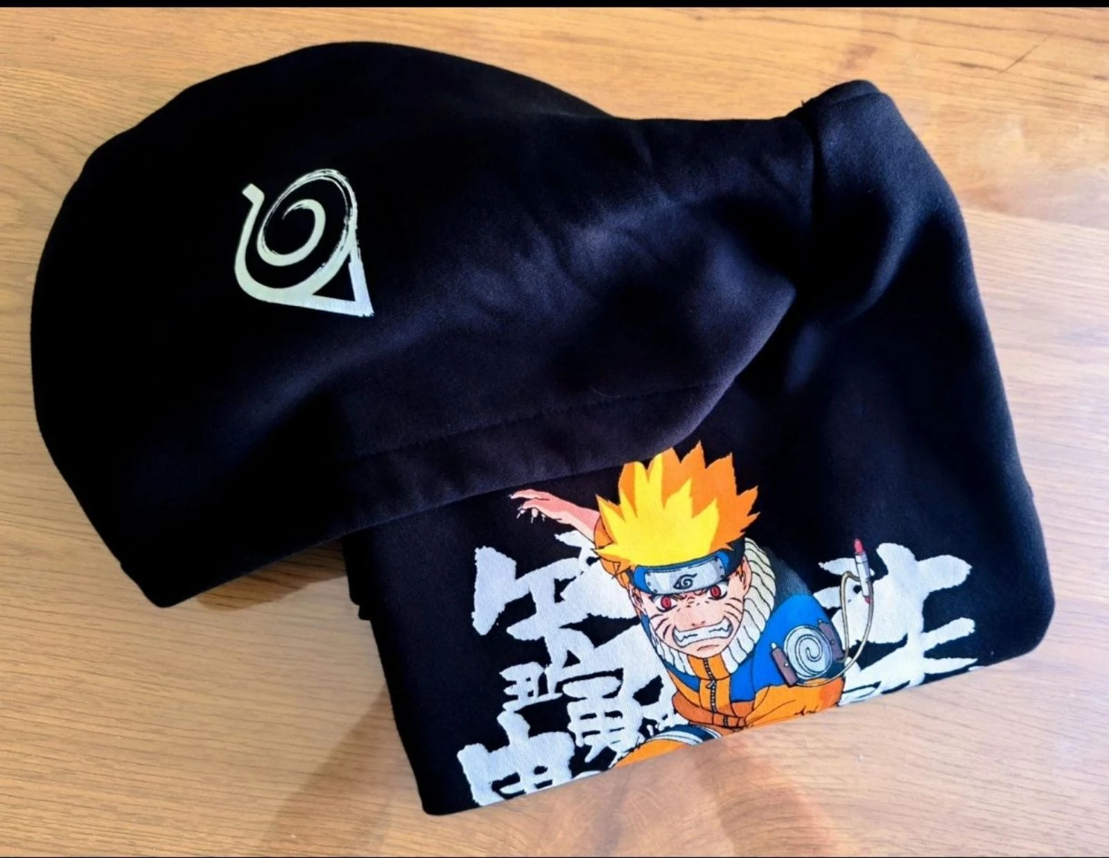 Hoodie Bershka x Naruto